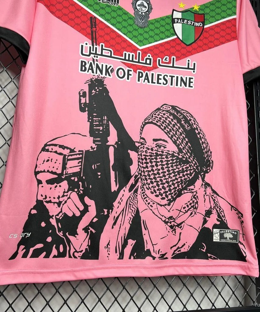 Pinkes Trikot „Free Palestine“