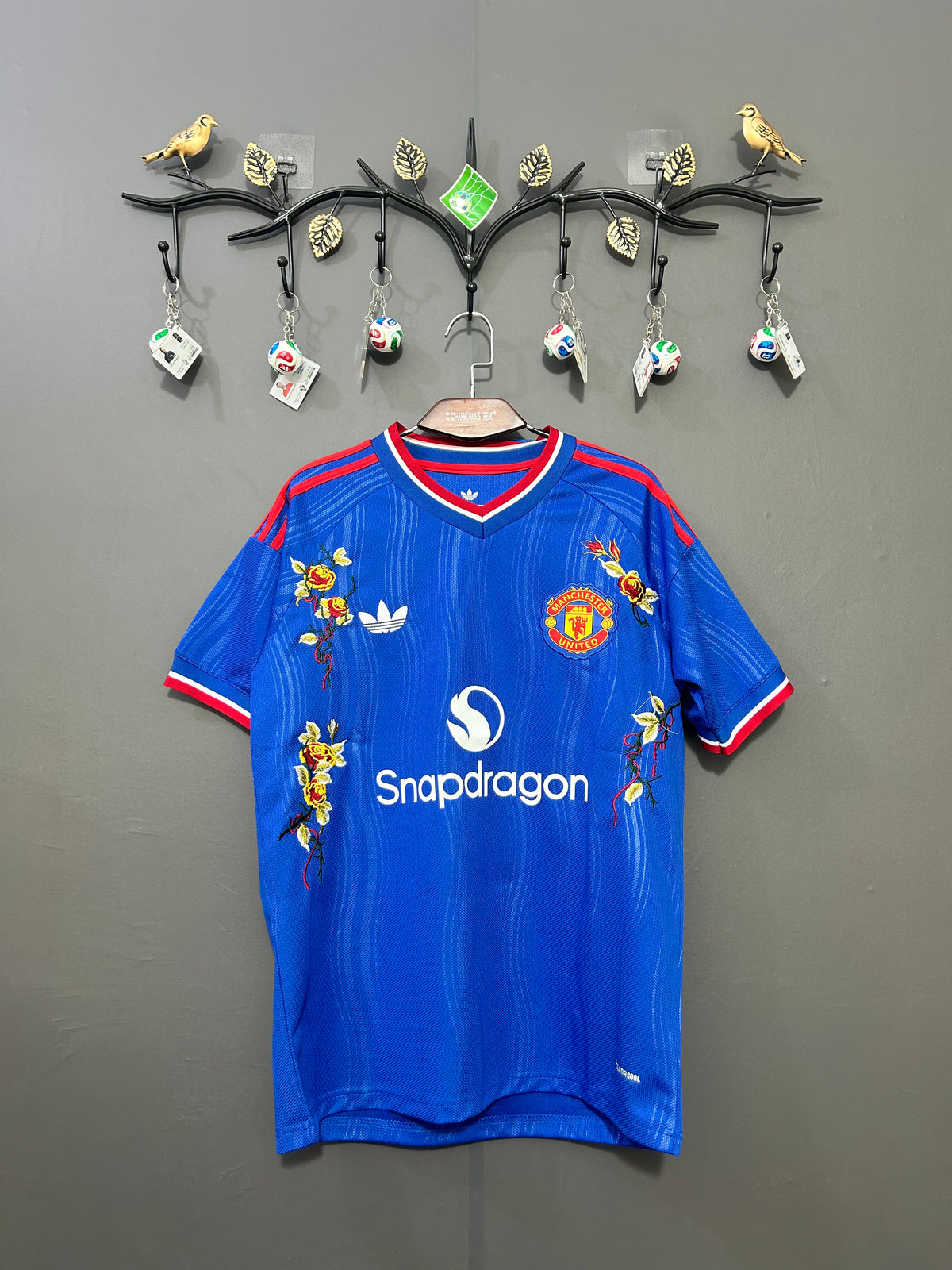 Manchester United Midnight Floral Embroidered Jersey - product image 1 - 37b32b81