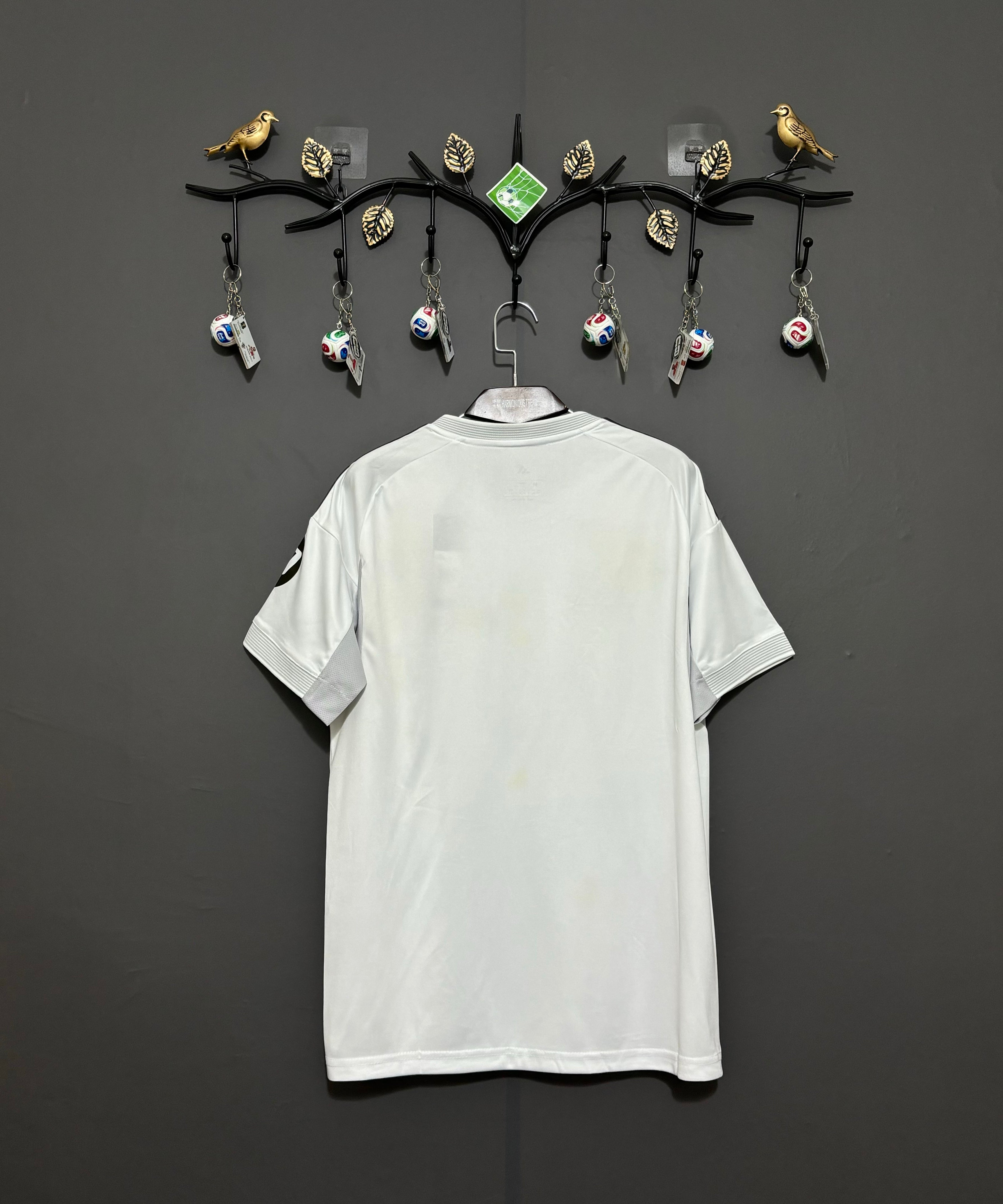 Real Madrid Golden Blossom Embroidered Jersey - product image 2 - 3e088a11