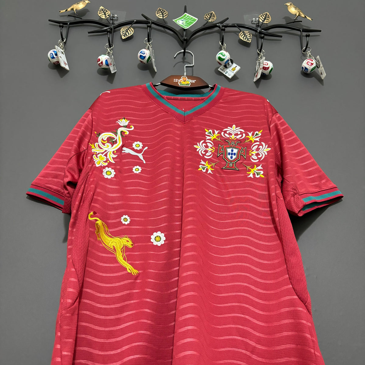 Spain Crimson Crest Embroidered Jersey - product image 3 - 4c2b003e
