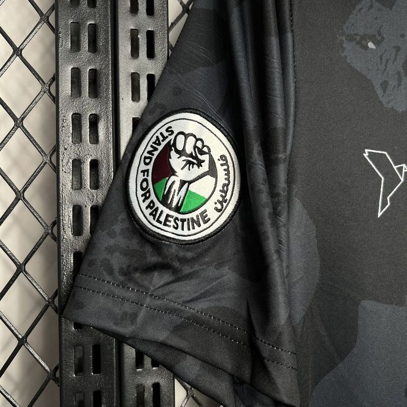 Schwarzes Trikot „Free Palestine“