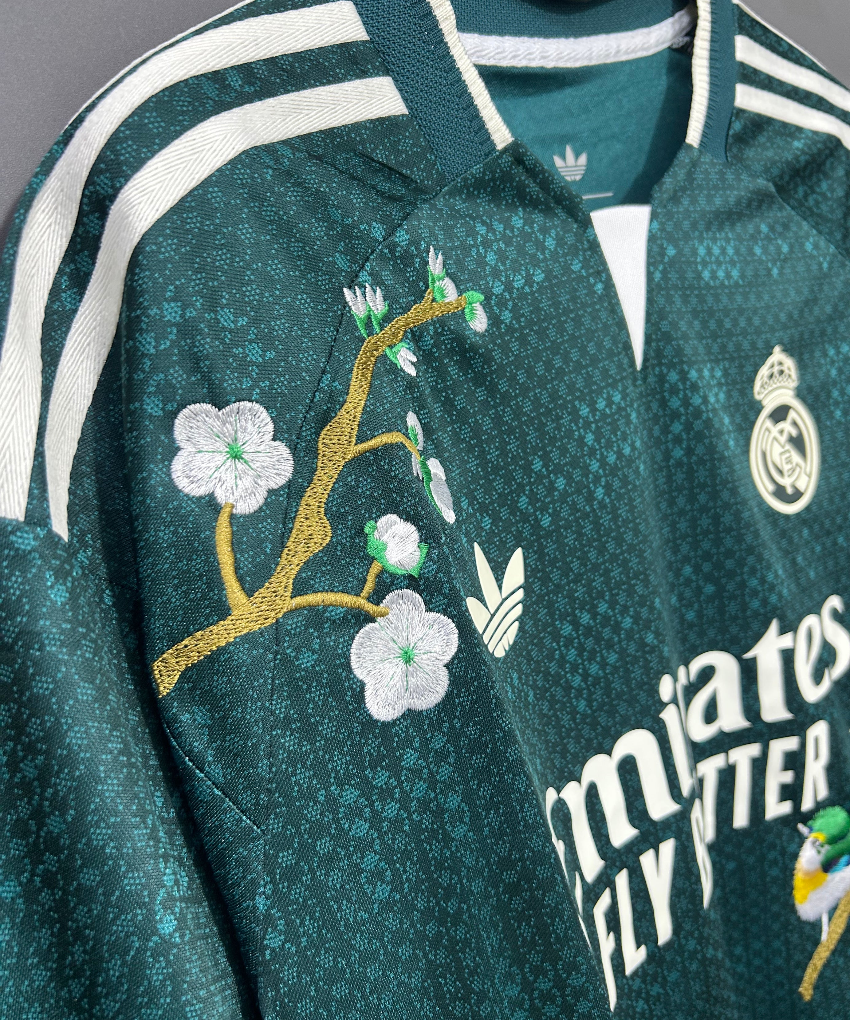 Real Madrid Forest Bird Embroidered Jersey - product image 4 - 5dc6a0c6