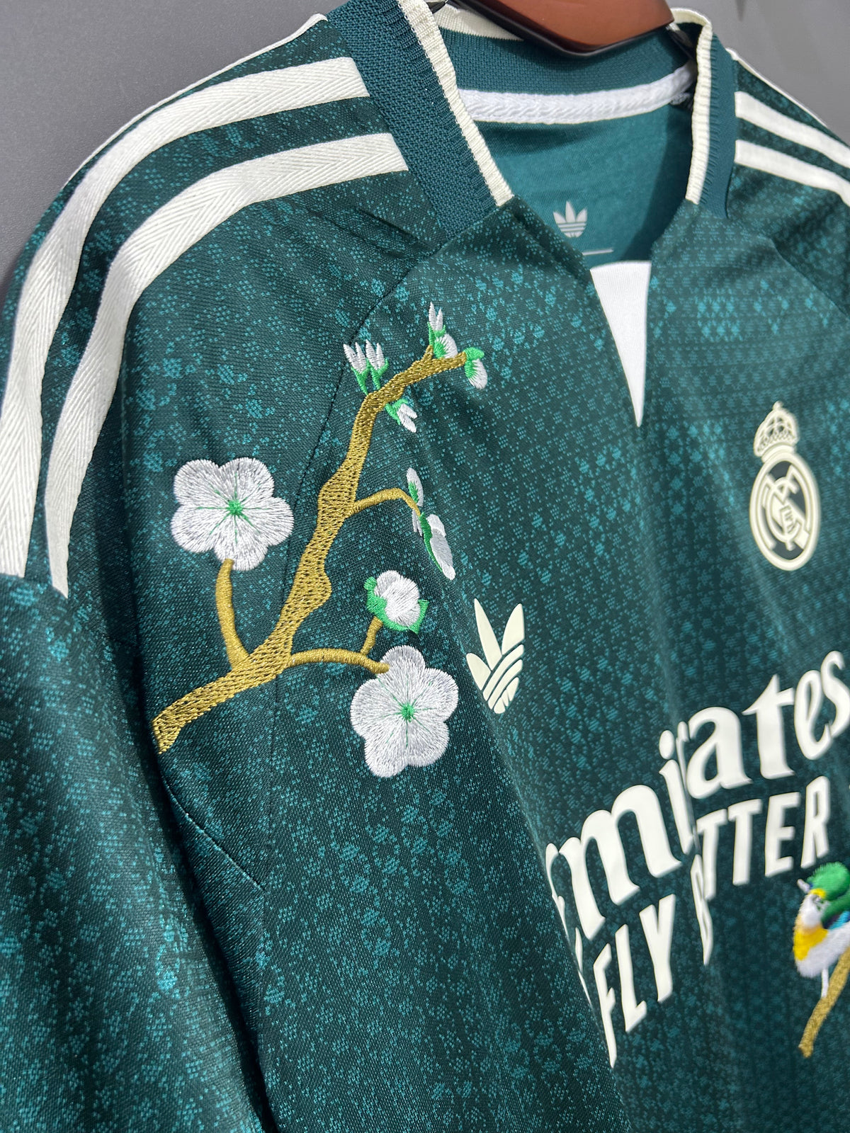 Real Madrid Forest Bird Embroidered Jersey - product image 4 - 5dc6a0c6