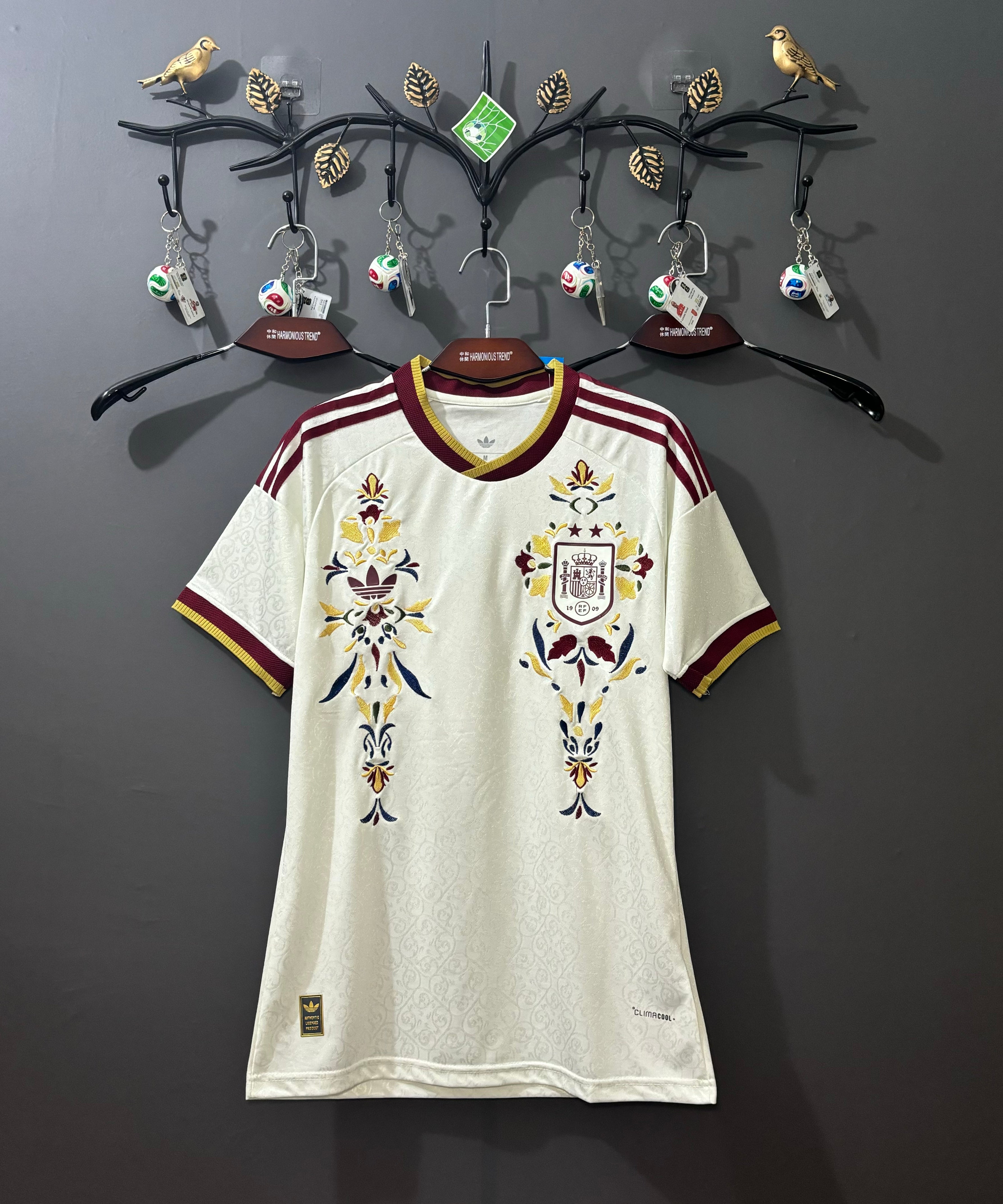 Spain Heritage Floral Embroidered Jersey - product image 2 - 67223fde