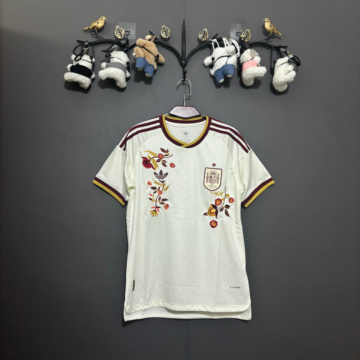 Spain Heritage Floral Embroidered Jersey - product image 7 - 67684cd8