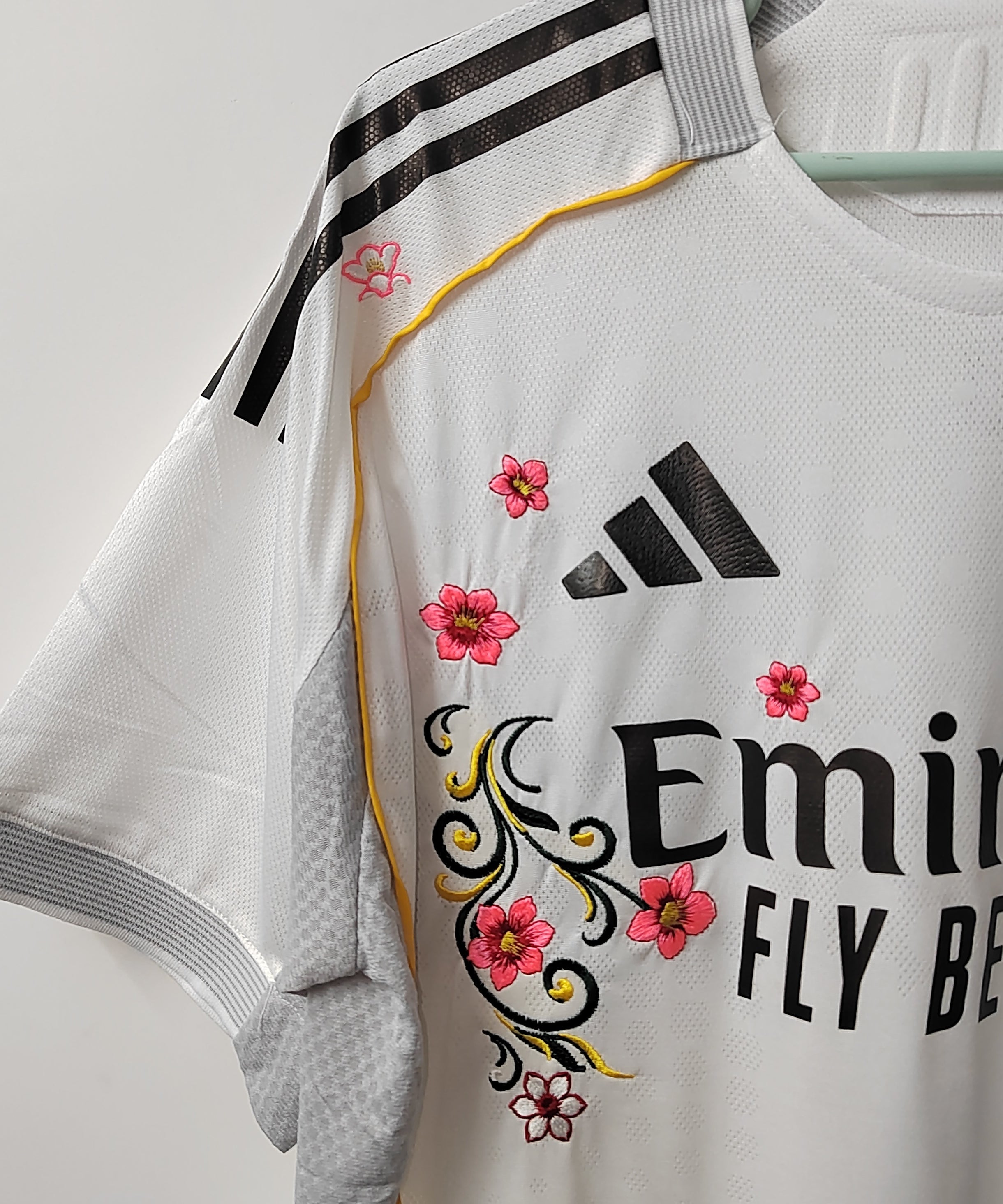 Real Madrid Ivory Vine Embroidered Jersey - product image 4 - 7e9ecd3a