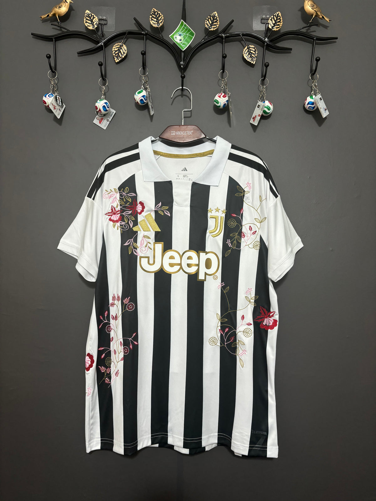 Juventus Botanical Stripe Embroidered Jersey - product image 3 - 805cbe4f