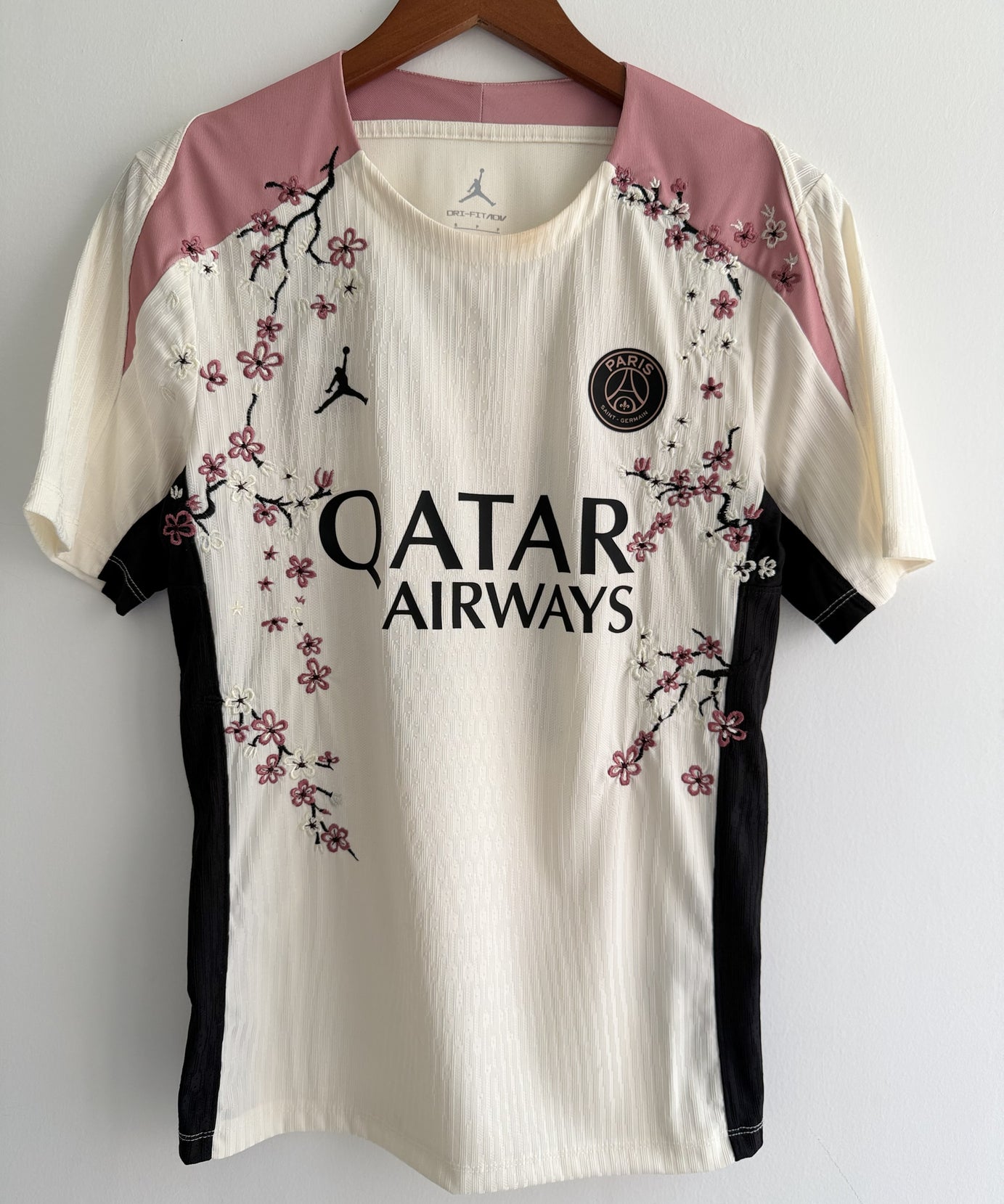 Paris Saint-Germain Blush Blossom Embroidered Jersey - product image 1