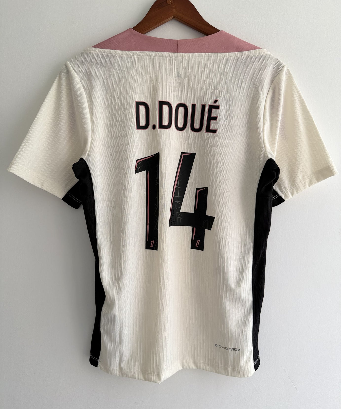Paris Saint-Germain Blush Blossom Embroidered Jersey - product image 3