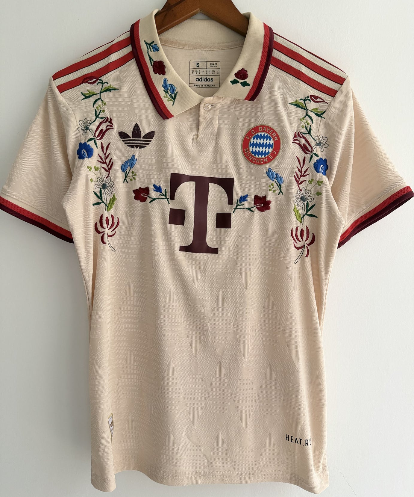 Bayern Munich Heritage Botanical Embroidered Jersey - product image 1