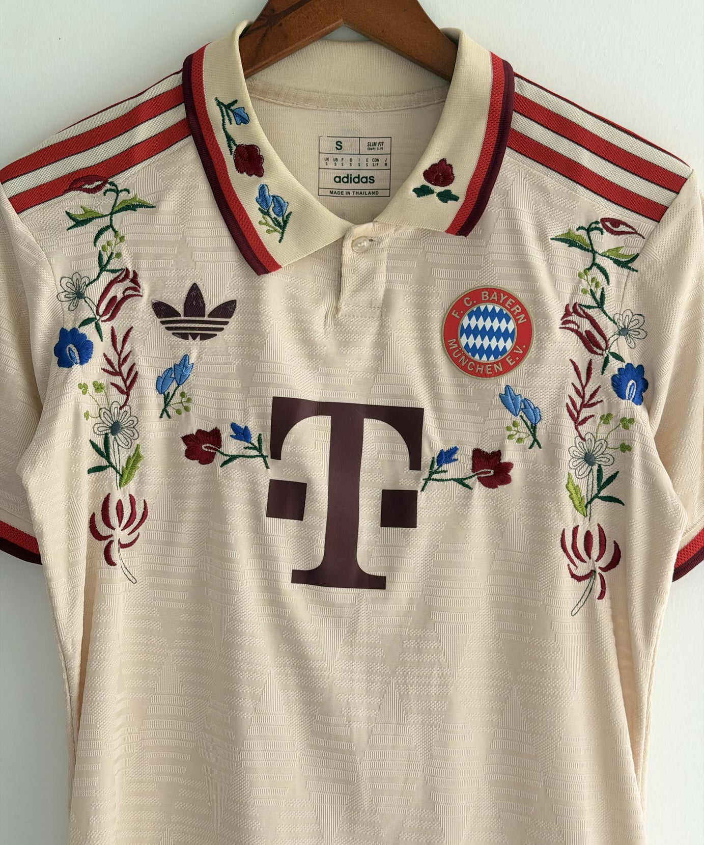 Bayern Munich Heritage Botanical Embroidered Jersey - product image 3