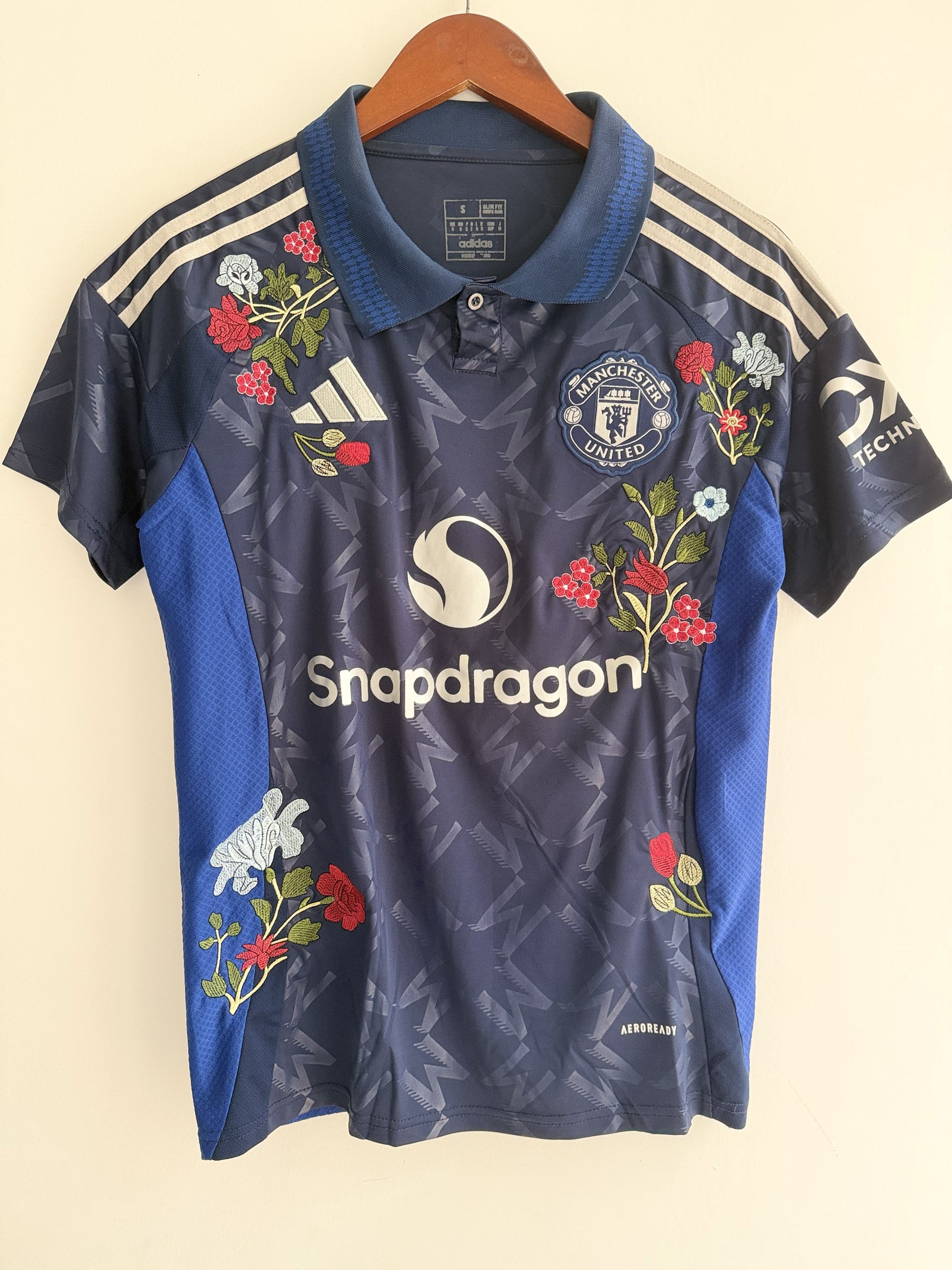 Manchester United Midnight Floral Embroidered Jersey - product image 1