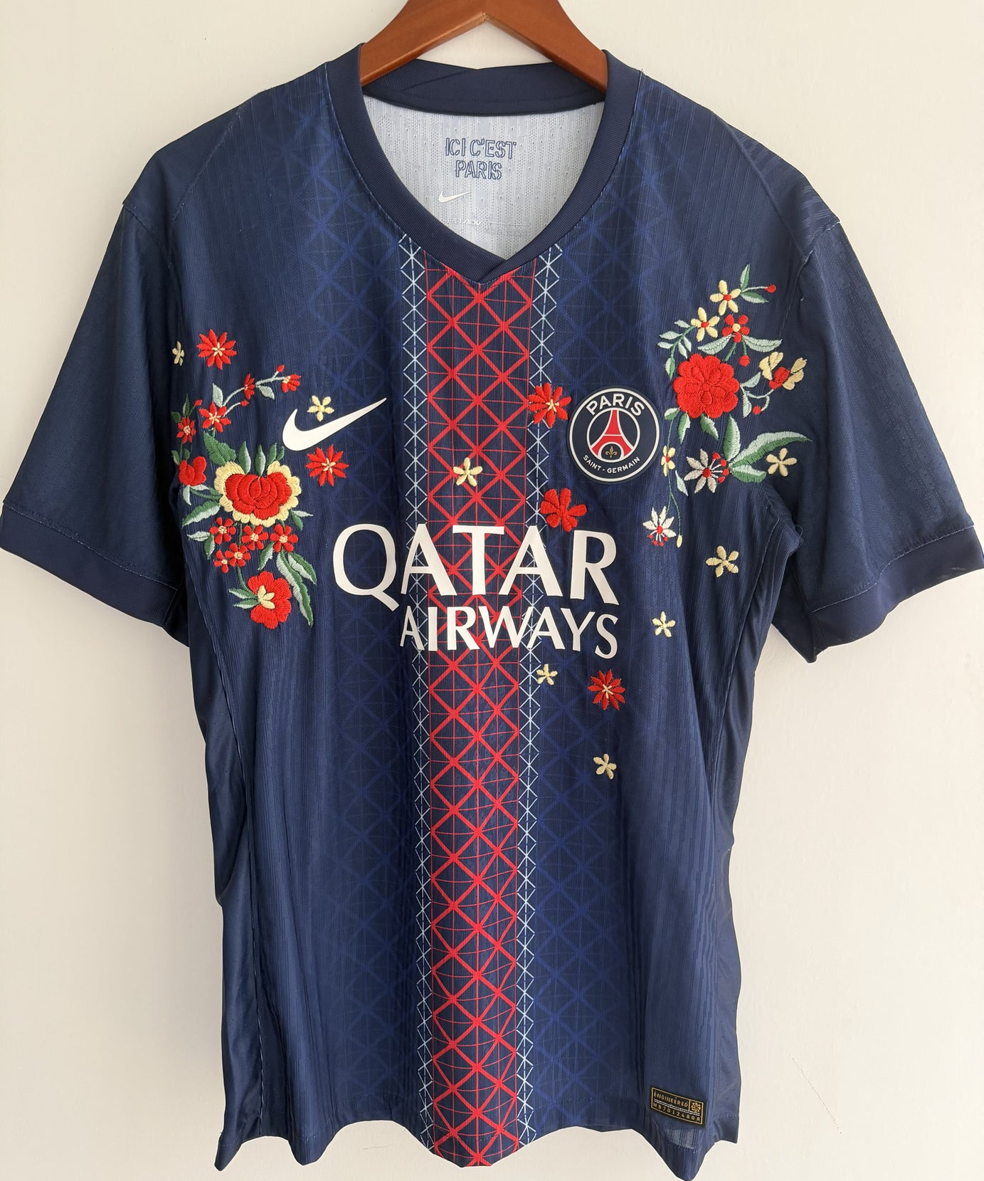 Paris Saint-Germain Parisian Floral Embroidered Jersey - product image 1