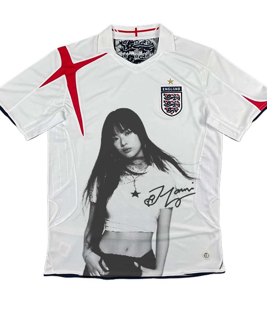 NewJeans Hanni England Remake Jersey - product view 2