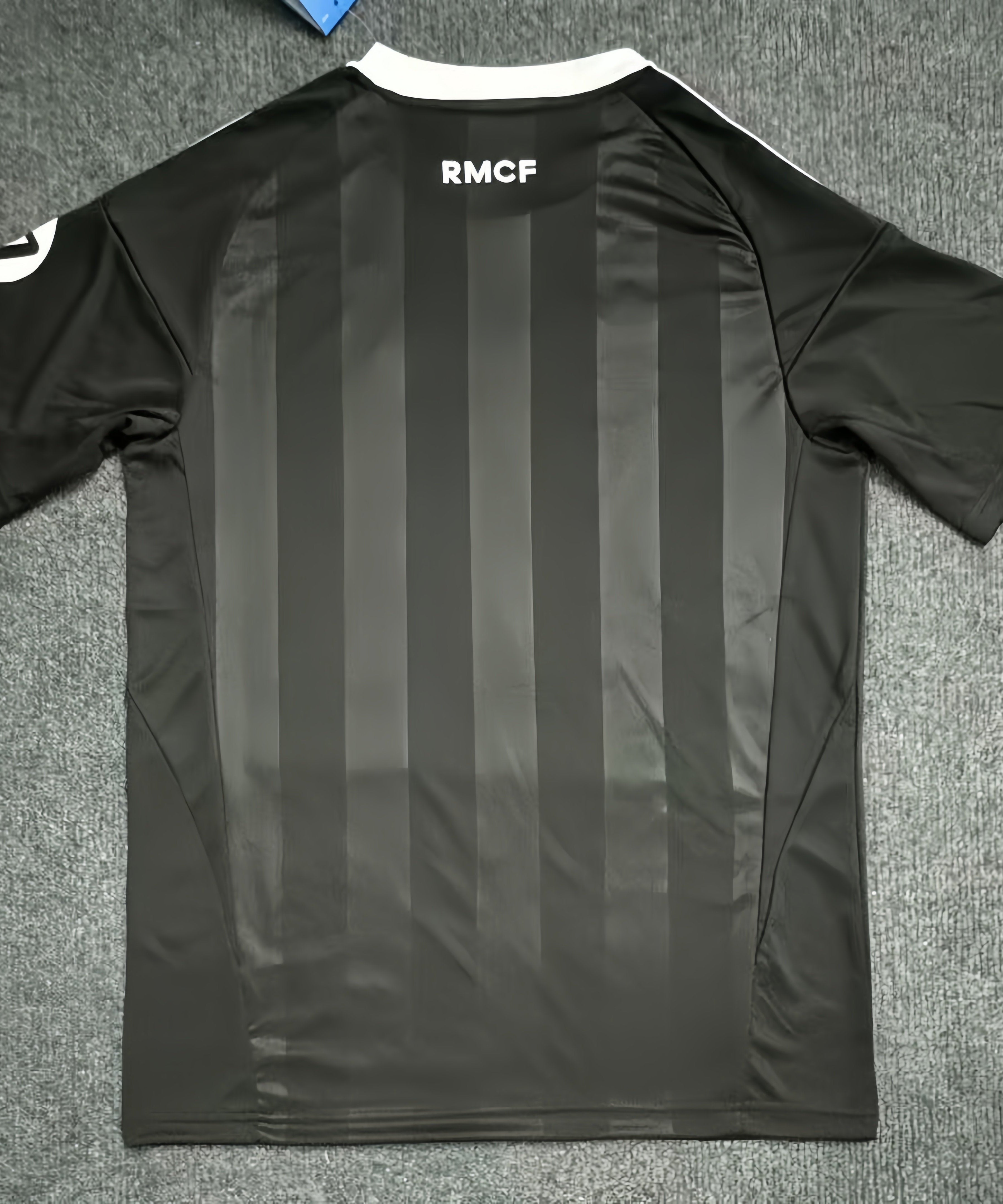 Camiseta gráfica negra Real Madrid Gyro Zeppeli  