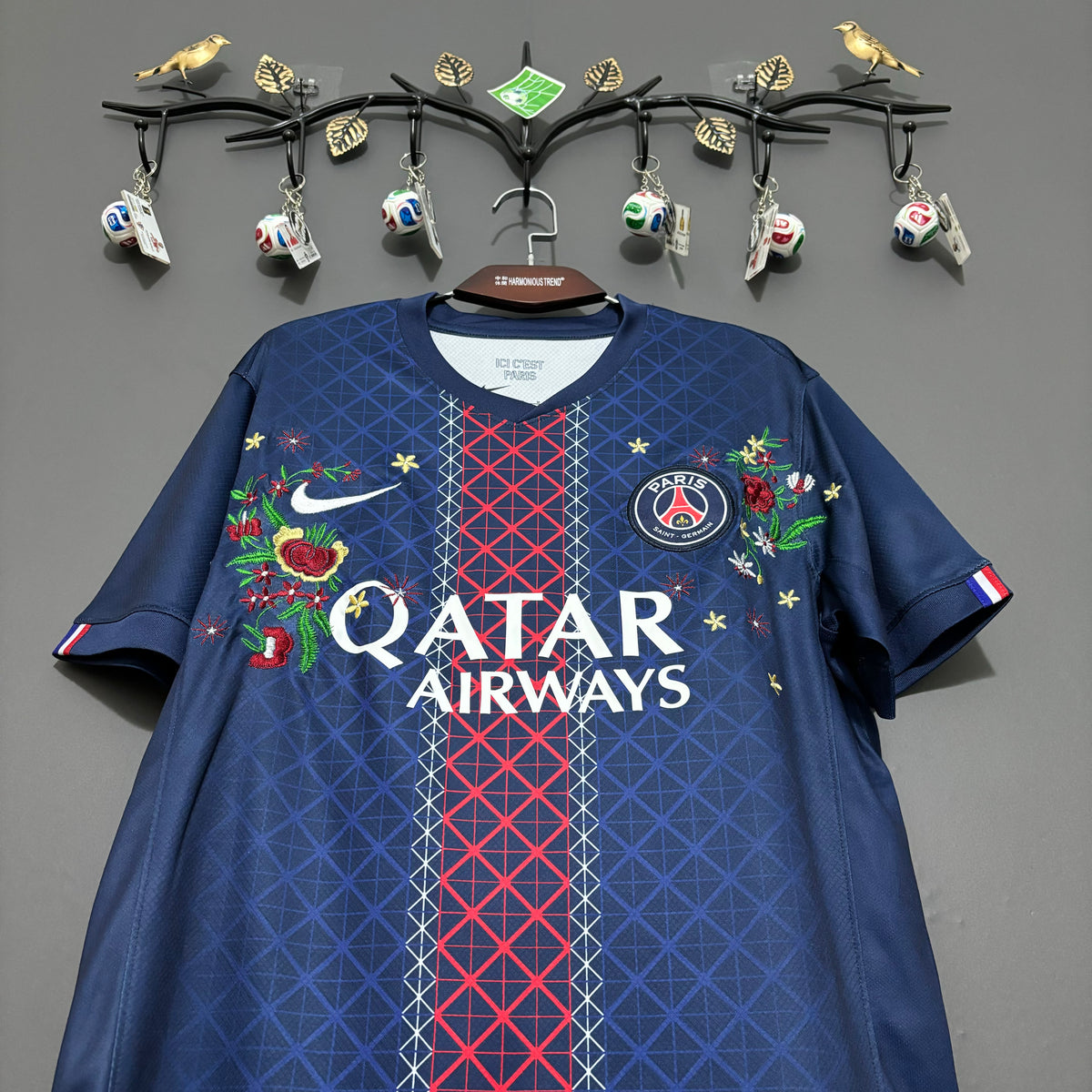 Paris Saint-Germain Parisian Floral Embroidered Jersey - product image 3 - a5035fc4