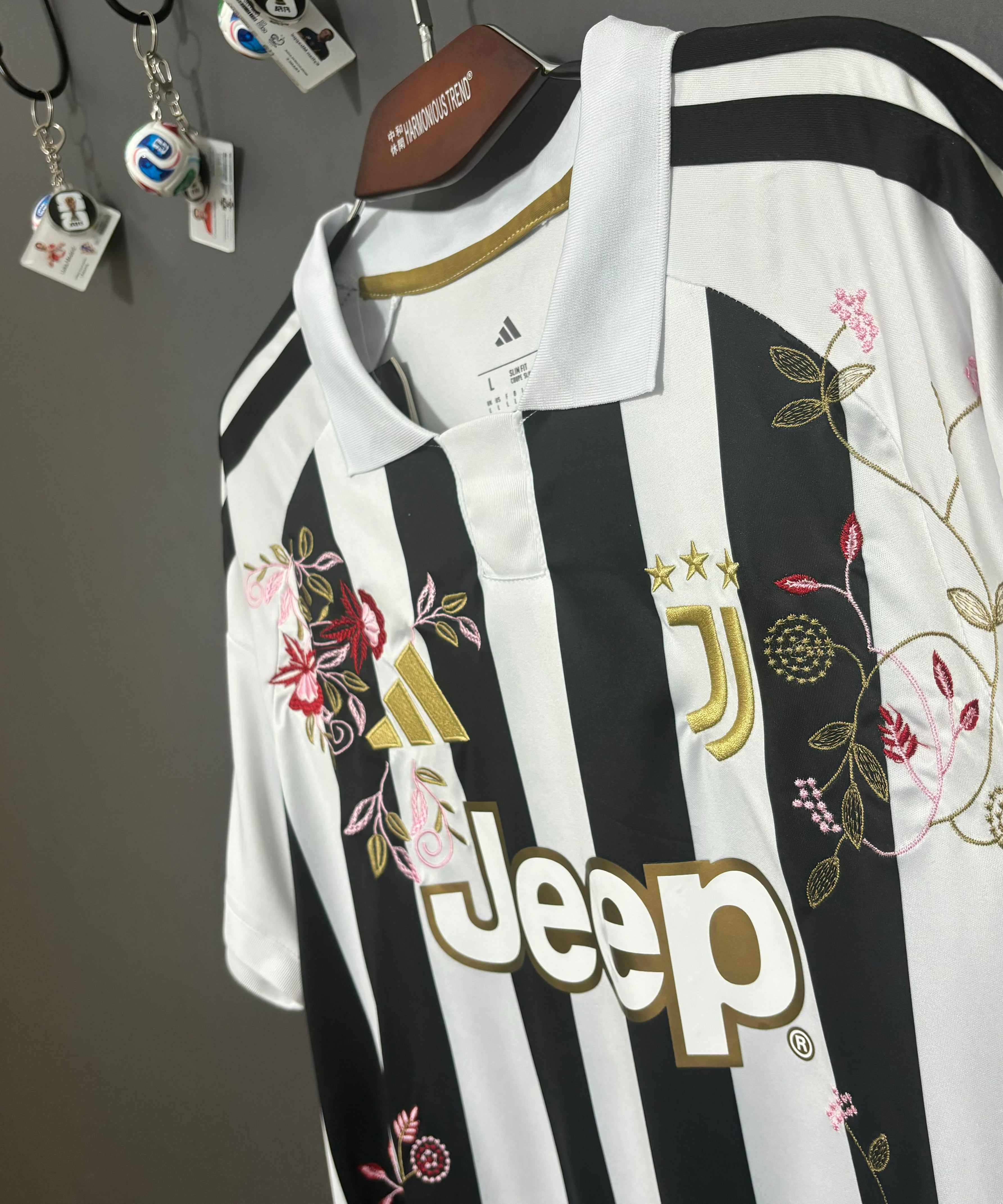 Juventus Botanical Stripe Embroidered Jersey - product image 5 - b2271fe8