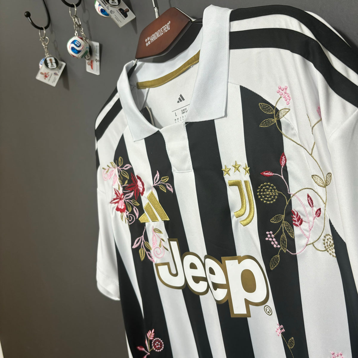 Juventus Botanical Stripe Embroidered Jersey - product image 5 - b2271fe8