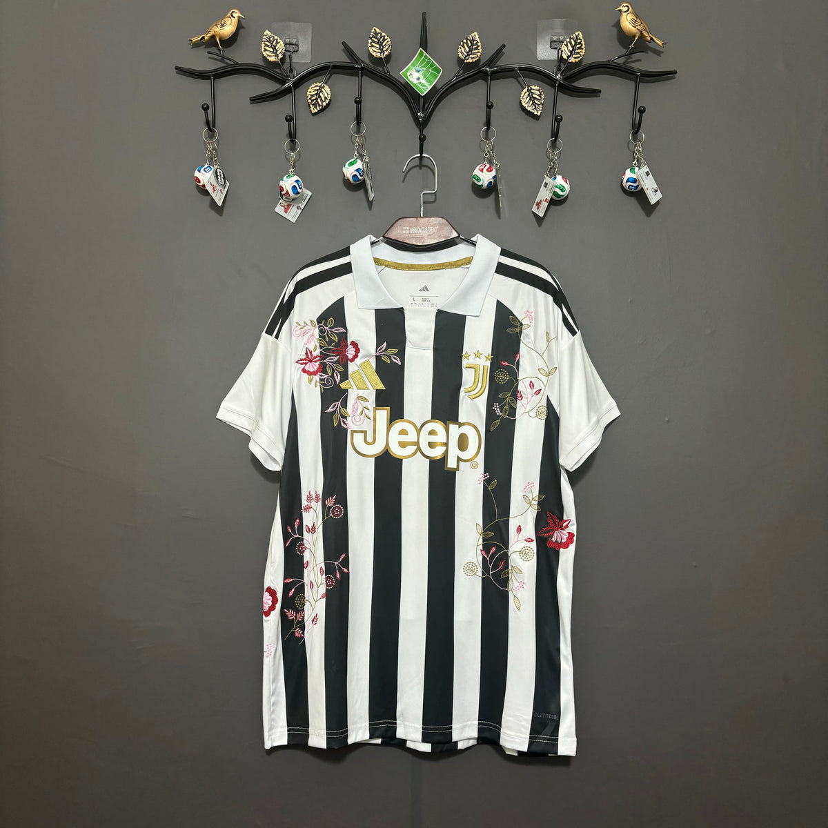 Juventus Botanical Stripe Embroidered Jersey - product image 1 - e4efdf66