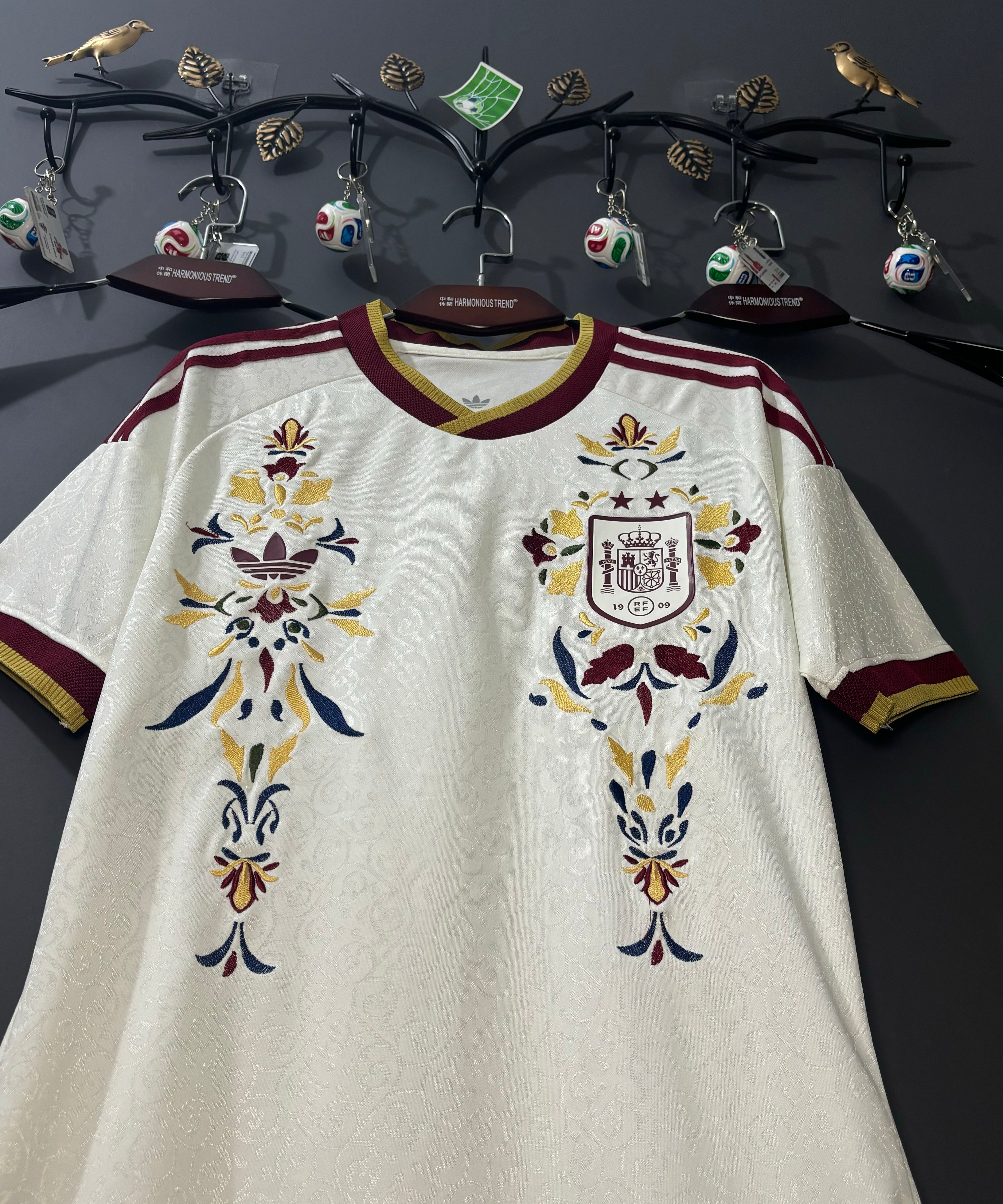 Spain Heritage Floral Embroidered Jersey - product image 3 - f0285580