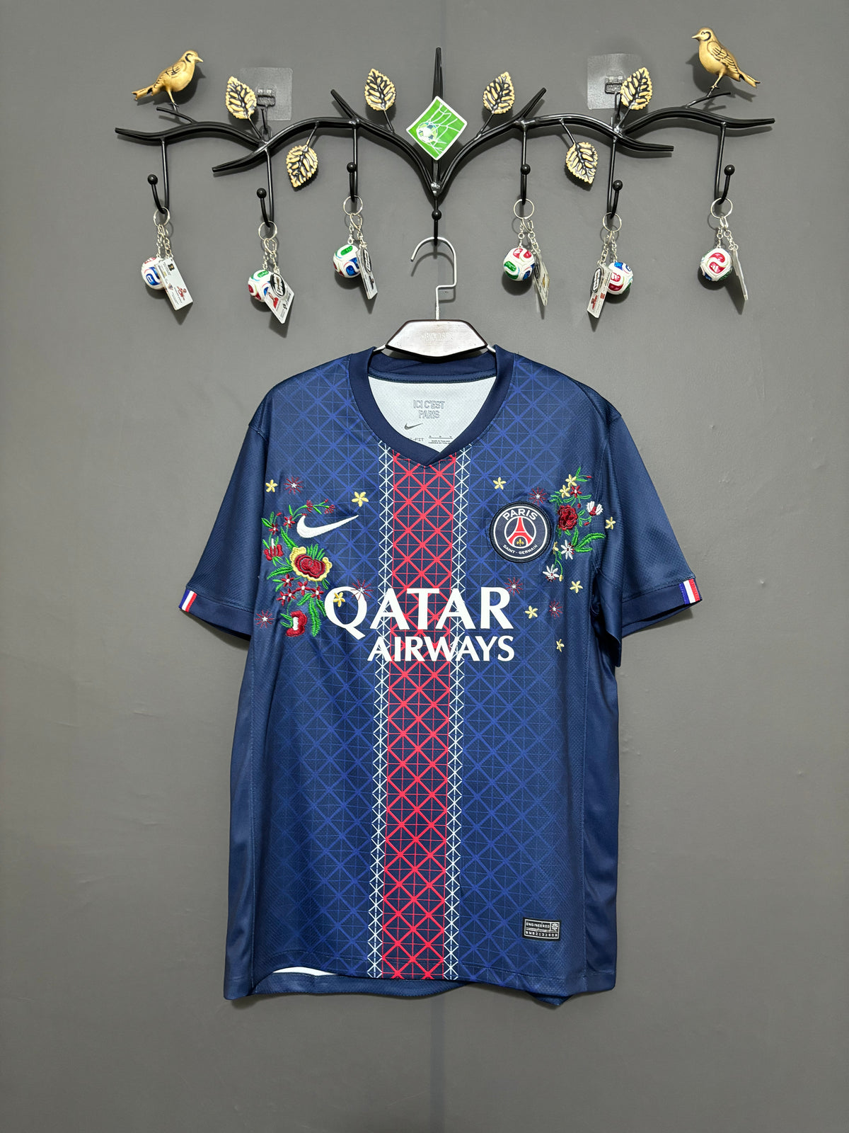 Paris Saint-Germain Parisian Floral Embroidered Jersey - product image 1 - f58f43e2