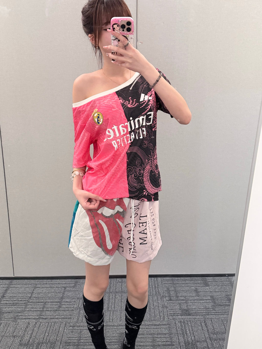 Manchester United Pink Off-Shoulder Jersey - product image 3
