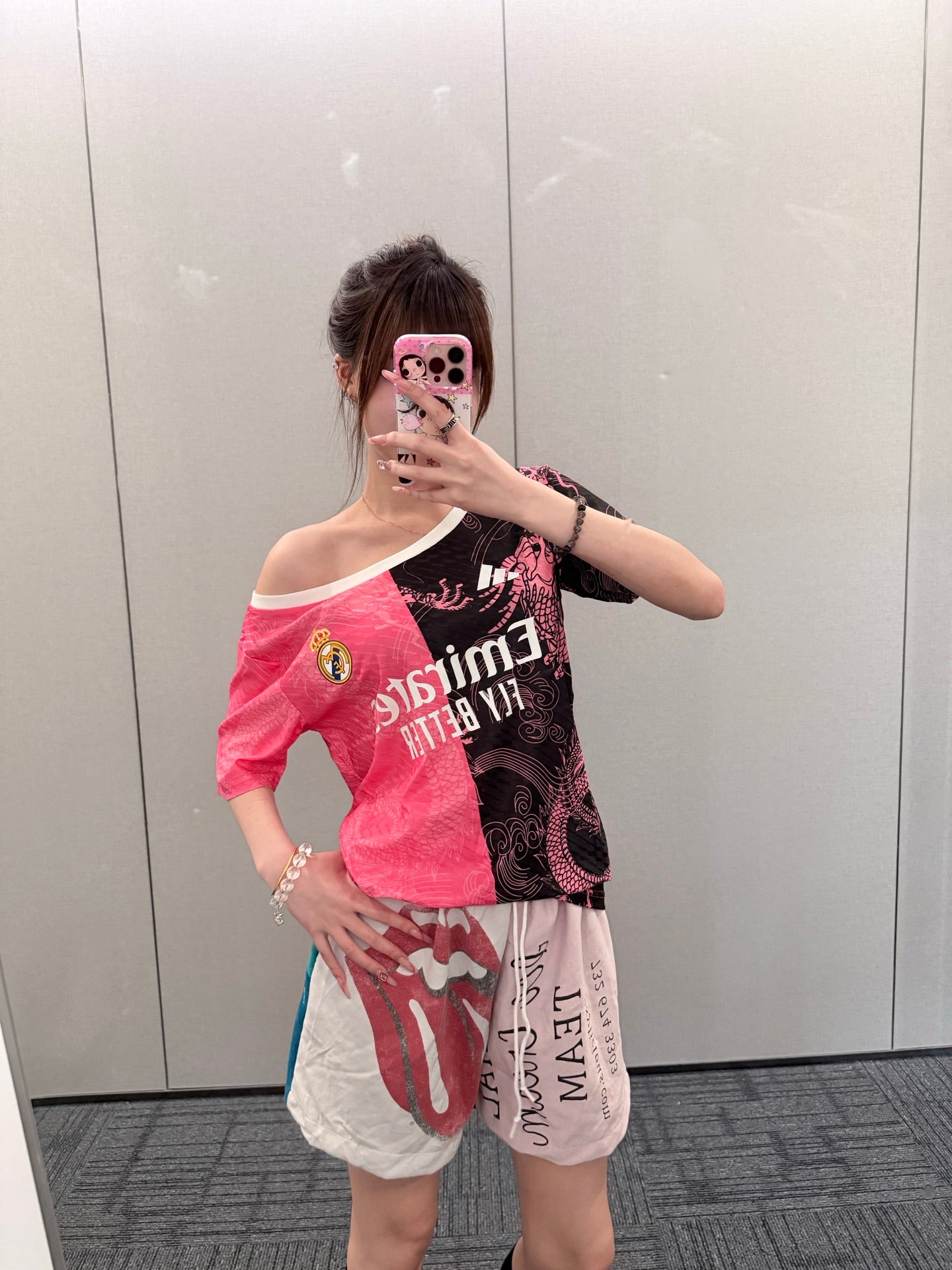 Manchester United Pink Off-Shoulder Jersey - product image 2