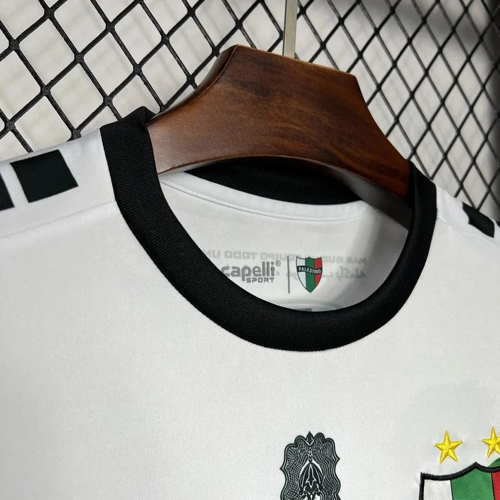 Weißes „Free Palestine“-Trikot